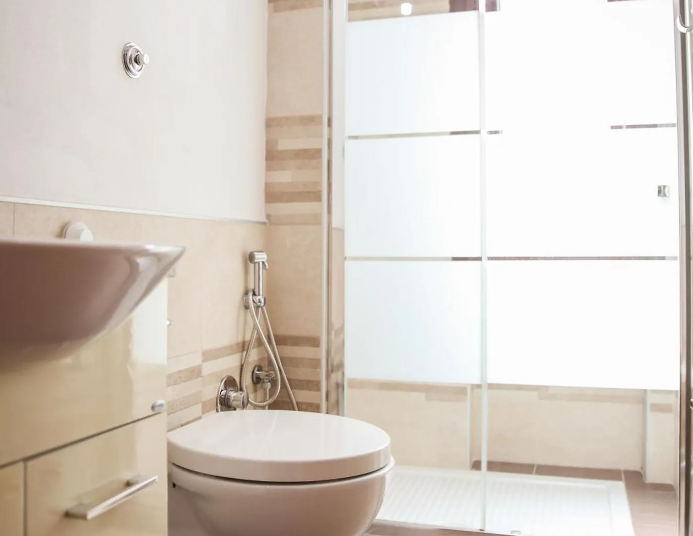 Free Parking & Wi-Fi 5 Min To Hospital Cisanello Apartment Pisa
